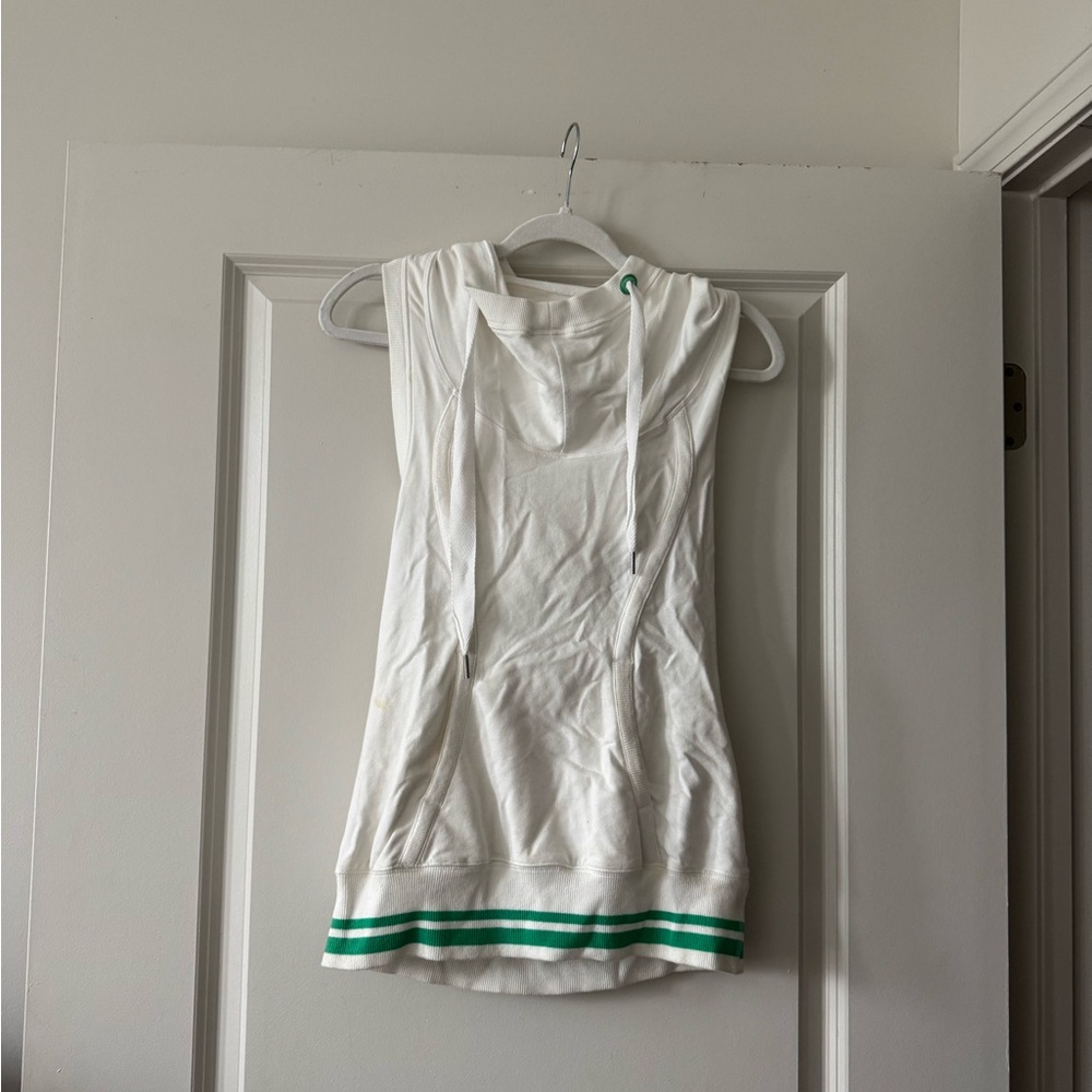 Lululemon Athletica White and Green Tennis Sweatshirt